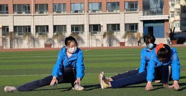 半個(gè)月內(nèi)三名學(xué)生跑步猝死，都是口罩惹的禍？