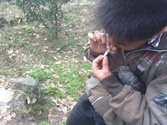 當(dāng)代農(nóng)村少年生活:3年級戀愛打群架成常態(tài)