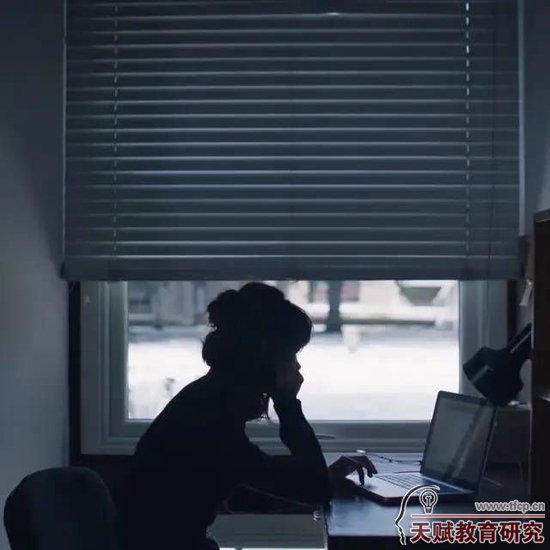 《正常人》劇照